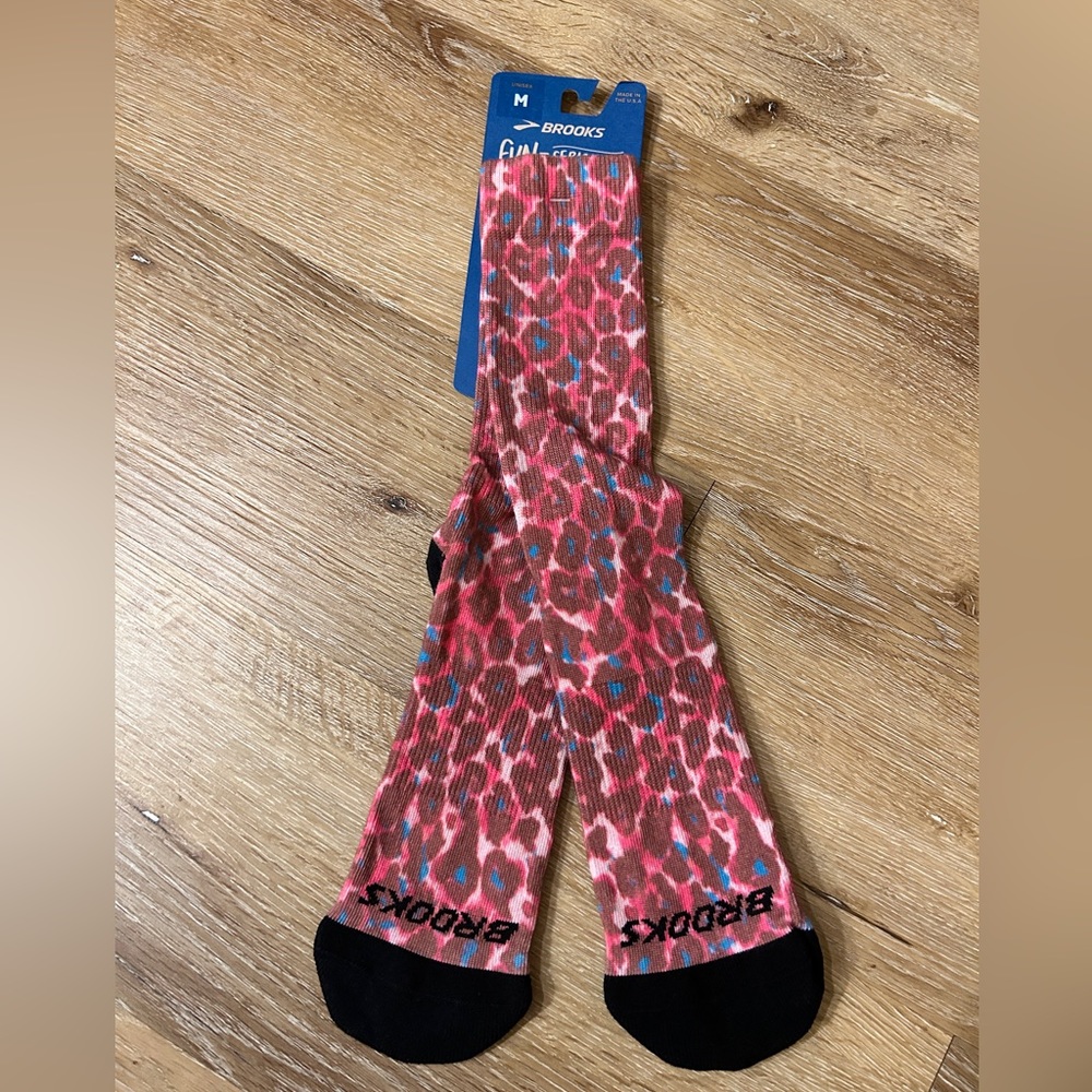 NWT Brooks Tempo Crew Sock Pink Cosmic Cheetah Size Medium